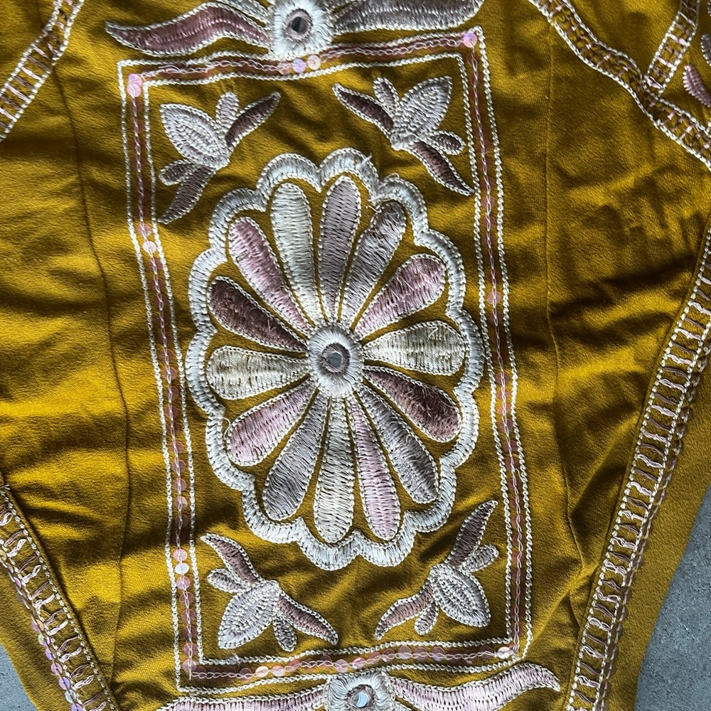 Free People Mustard Embroidered High Neck Racerback Tank 🌵xs - Picture 9 of 11